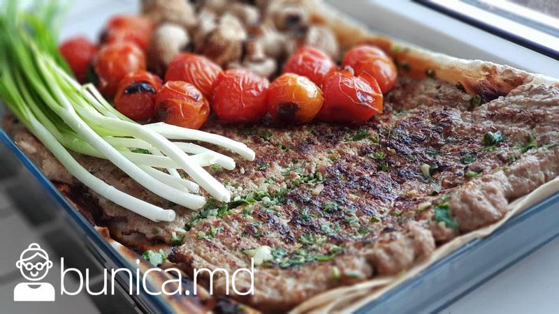 Carne caucaziană pe grill