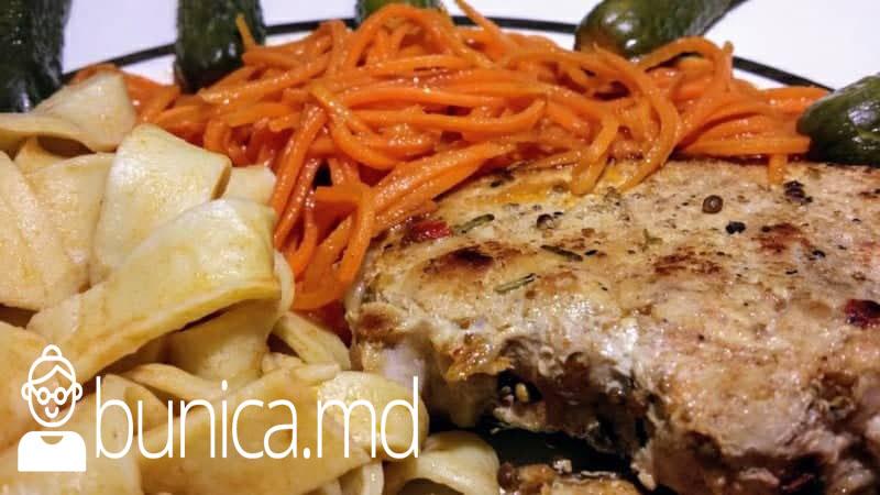 Paste de casă cu carne de porc