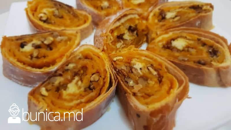 Rulada  cu dovleac și miez de nuci
