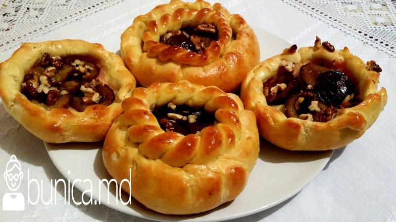 Galete cu prune și miez de nuci