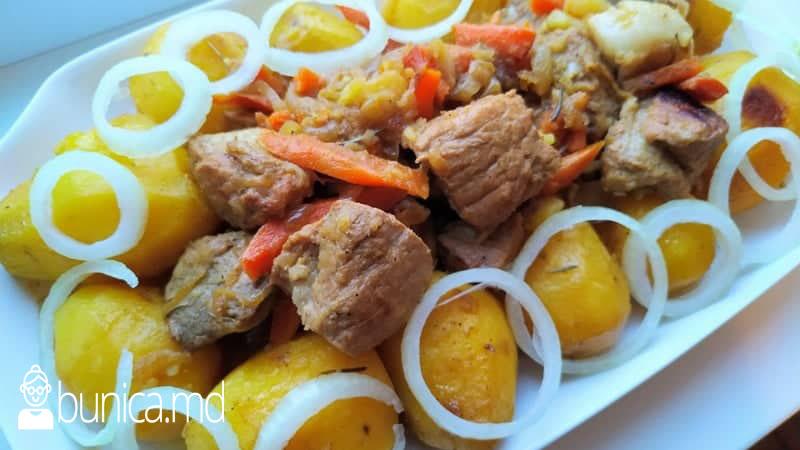 Friptură de porc cu cartofi la ceaun